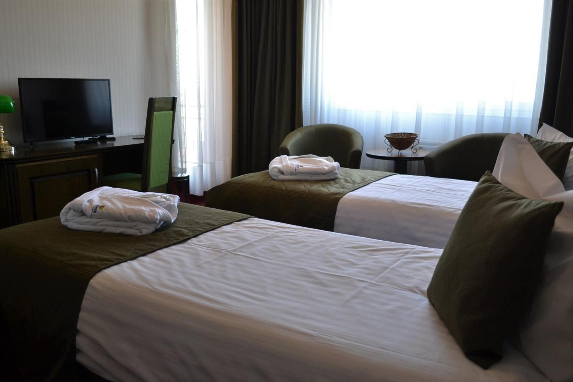 Apollo Wellness Club Hotel Marosszentgyörgy Kültér fotó