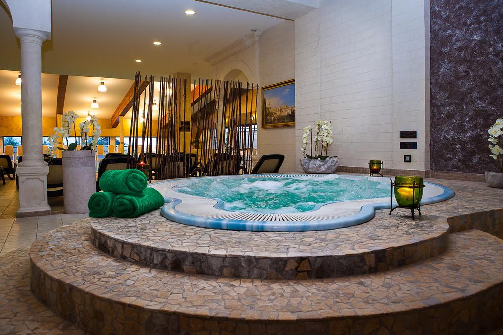 Apollo Wellness Club Hotel Marosszentgyörgy Kültér fotó