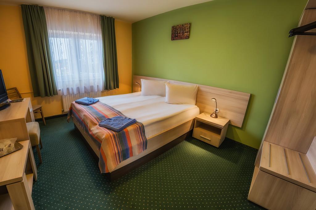 Apollo Wellness Club Hotel Marosszentgyörgy Kültér fotó