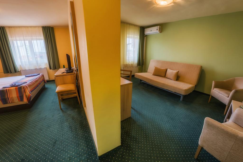 Apollo Wellness Club Hotel Marosszentgyörgy Kültér fotó